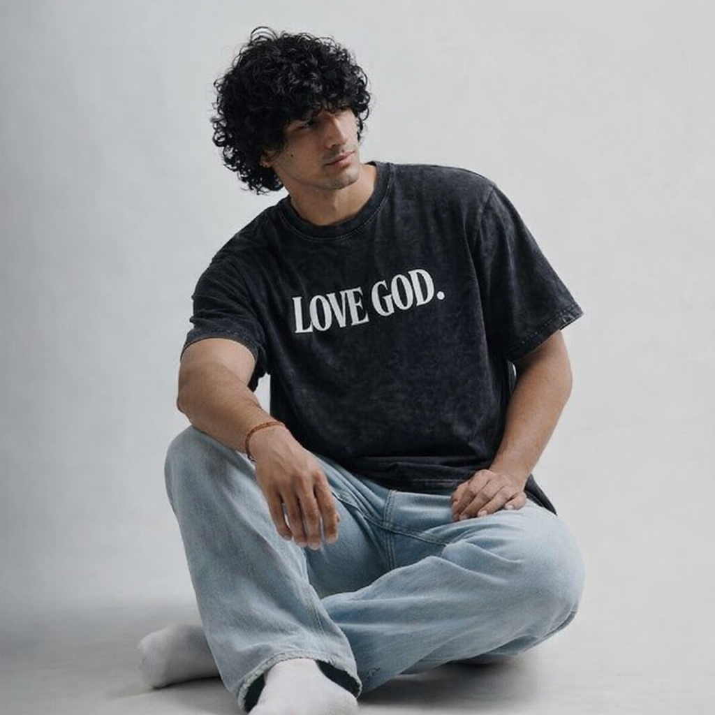 Love God. T-Shirt